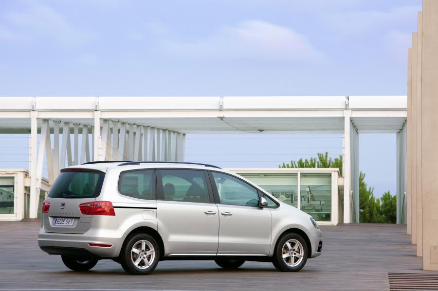  Seat Alhambra 2010 года  (фото 88 из 113)